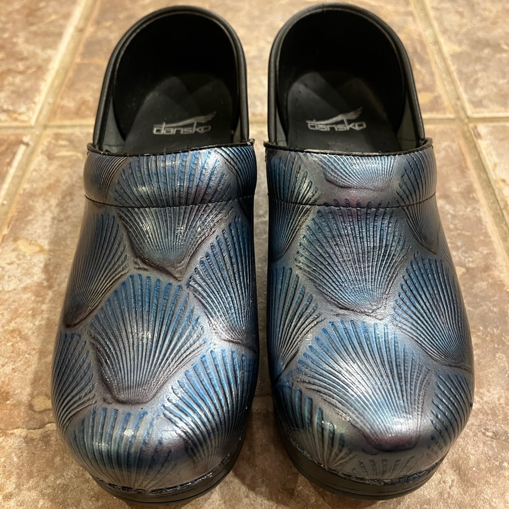 Dansko Blue Seashell Clogs Size EU 36